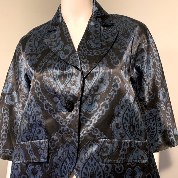 Beautiful Moschino Cropped Blazer - Picture 1 of 4